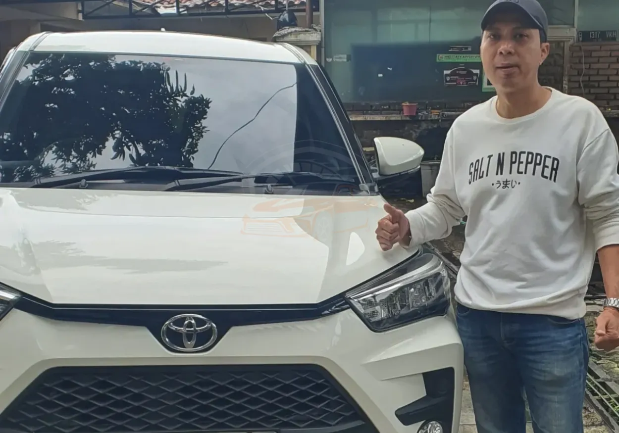 Mobil Lepas Kunci Area Stasiun