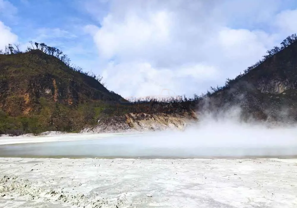 sewa mobil kawah putih